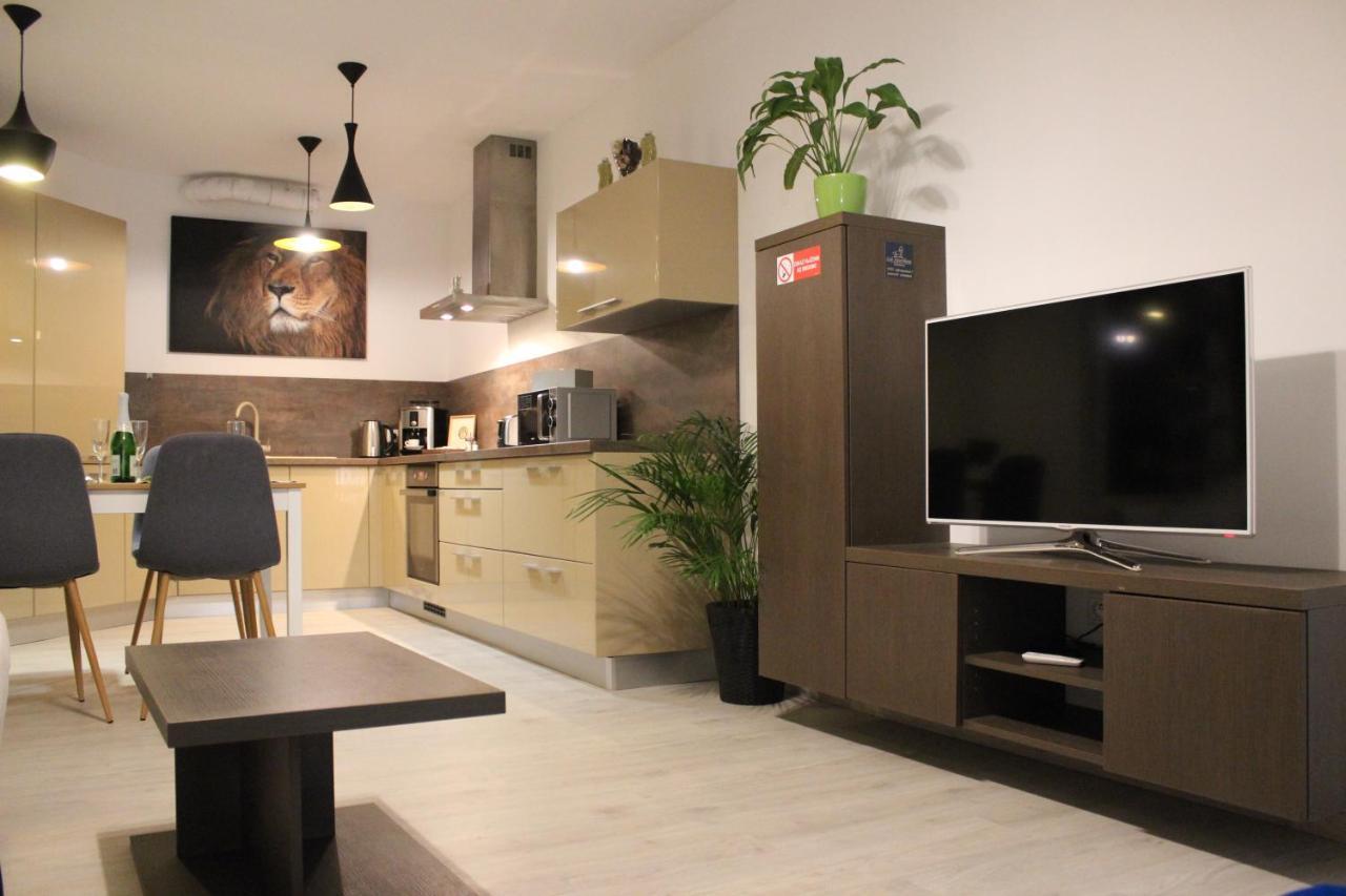 Leo Apartment Free Parking - Augusta 브라티슬라바 외부 사진