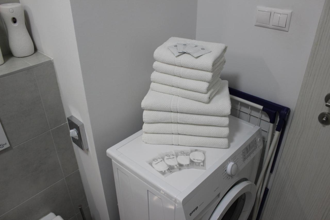Leo Apartment Free Parking - Augusta 브라티슬라바 외부 사진