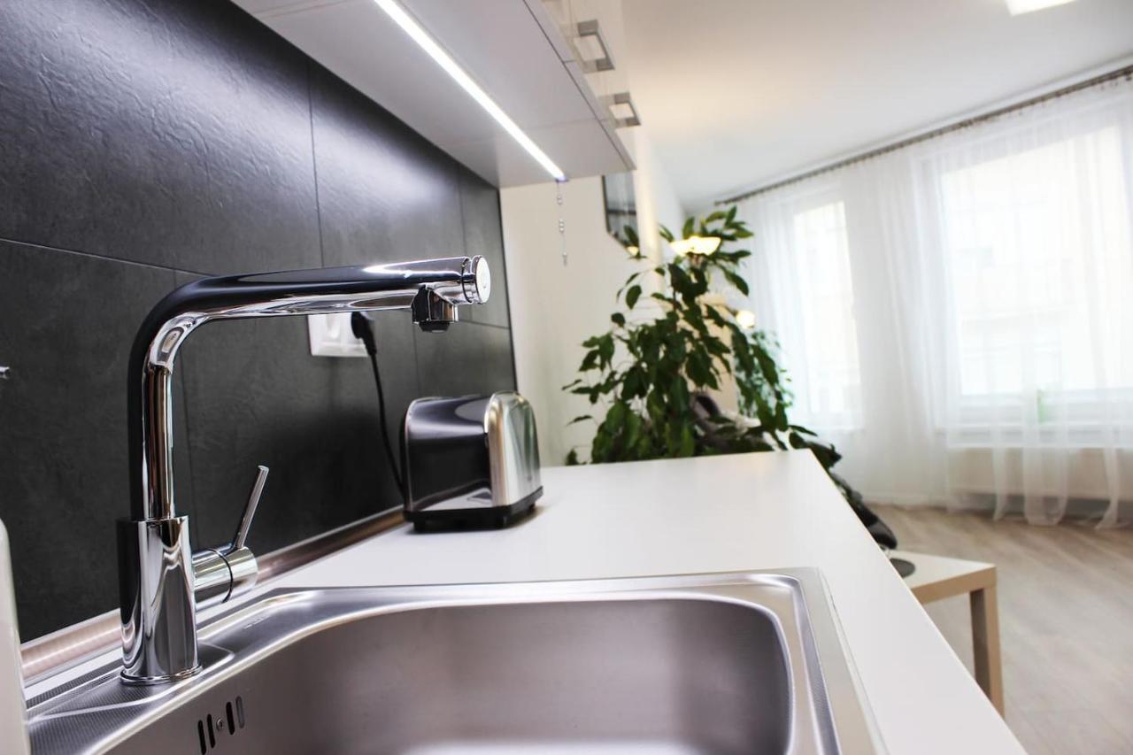 Leo Apartment Free Parking - Augusta 브라티슬라바 외부 사진
