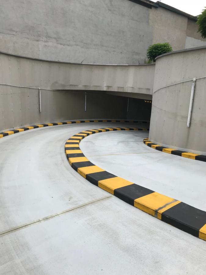 Leo Apartment Free Parking - Augusta 브라티슬라바 외부 사진